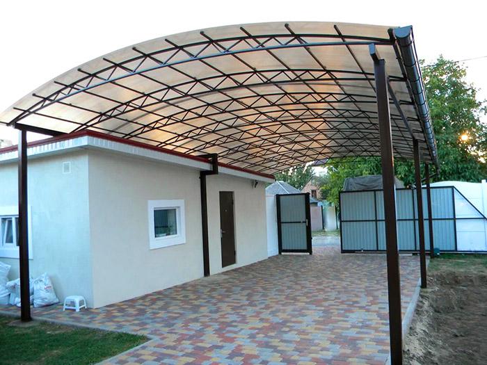 Арочный навес из поликарбоната