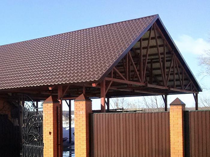 Двускатный навес из металлочерепицы
