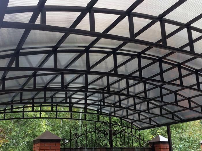 Усиленный навес из поликарбоната